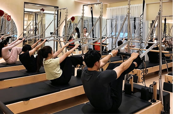 AURA STUDIO